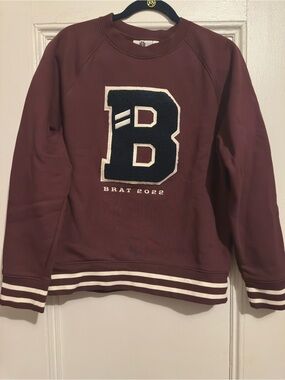 NEW W/ TAGS MEN’S BANANA REPUBLIC SWEATSHIRT. Burgundy and blue colors. Size M.